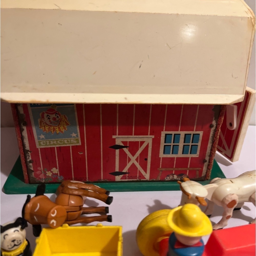 Vintage Fisher Price Little People #915 Family Play Barn Farm Little People - Picture 8 of 9